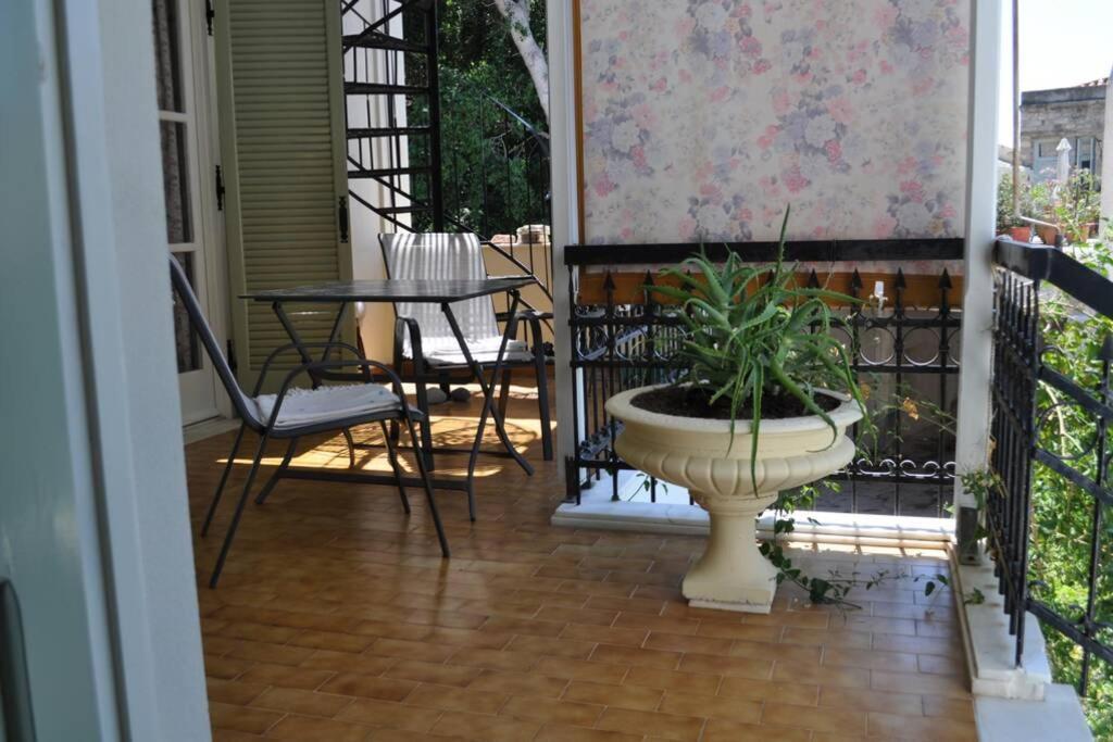 Κέντρο Αίγινα Ήσυχη Κατοικία90Τμ Δίπλα Στη Θάλασσα Aegina Exterior foto